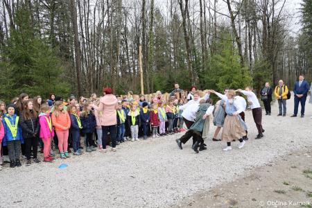 Z zasaditvijo dreves smo uradno odprli kolesarsko povezavo Kamnik–Godič (35)